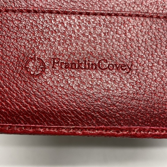 Franklin Covey Red Pebbled Leather Binder Planner - Picture 11 of 17